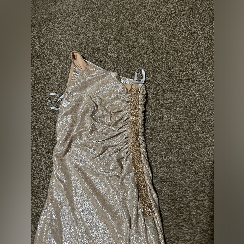 Golden formal dress - Picture 6 of 9